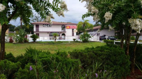  Maple Leaf Inn & Suites  Киссимми